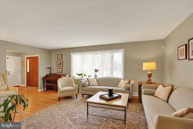 1616 SHERWOOD RD, Wyomissing, PA 19610