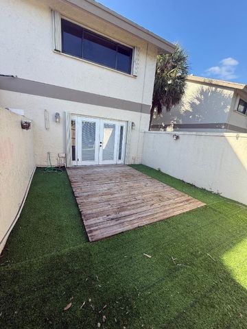 3070 S Oakland Forest Drive 306, Oakland Park, FL 33309