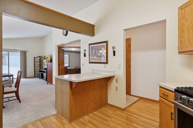 1866 Granite Avenue N, Oakdale, MN 55128