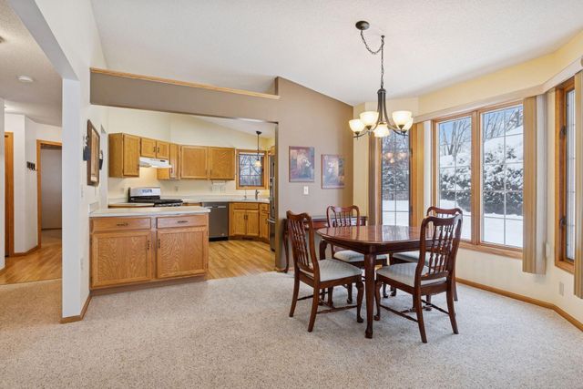 1866 Granite Avenue N, Oakdale, MN 55128