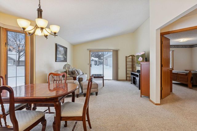 1866 Granite Avenue N, Oakdale, MN 55128