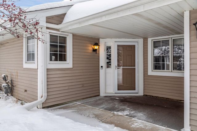 1866 Granite Avenue N, Oakdale, MN 55128