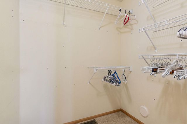 1866 Granite Avenue N, Oakdale, MN 55128