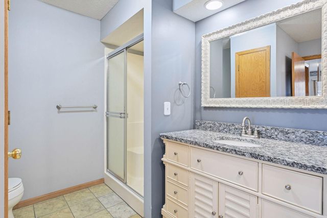 1866 Granite Avenue N, Oakdale, MN 55128