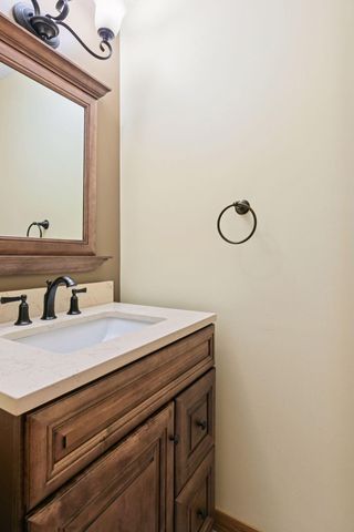 1866 Granite Avenue N, Oakdale, MN 55128