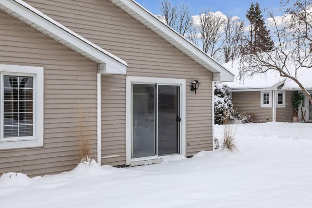 1866 Granite Avenue N, Oakdale, MN 55128