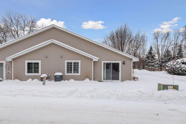 1866 Granite Avenue N, Oakdale, MN 55128