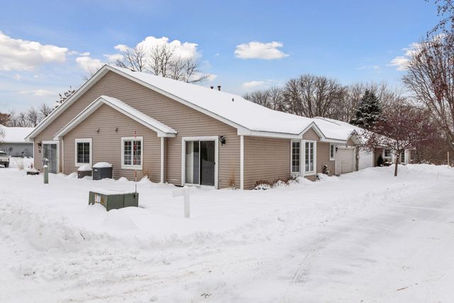 1866 Granite Avenue N, Oakdale, MN 55128