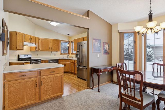 1866 Granite Avenue N, Oakdale, MN 55128