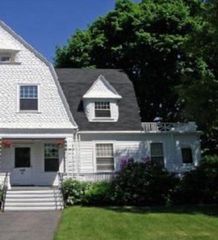 583 Watertown St 583, Newton, MA 02460