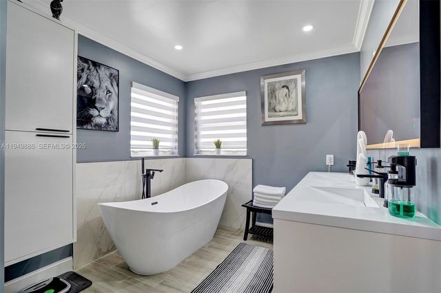 311 SW 203rd Ave, Pembroke Pines, FL 33029