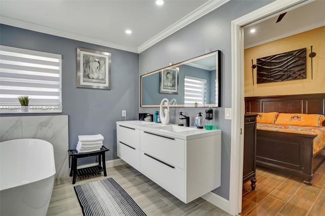 311 SW 203rd Ave, Pembroke Pines, FL 33029