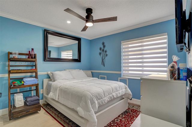 311 SW 203rd Ave, Pembroke Pines, FL 33029