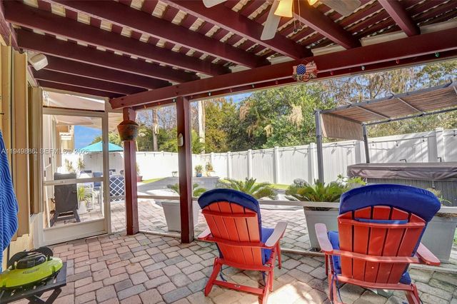 311 SW 203rd Ave, Pembroke Pines, FL 33029