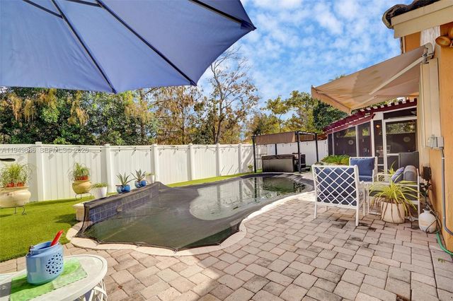 311 SW 203rd Ave, Pembroke Pines, FL 33029