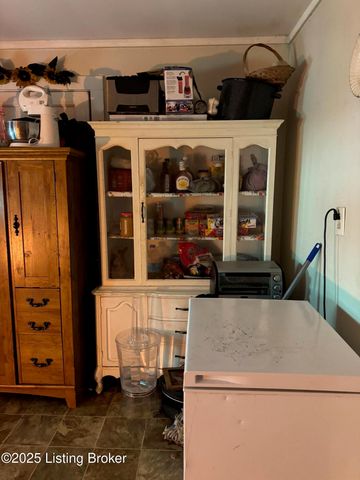 363 N 27th St, Louisville, KY 40212