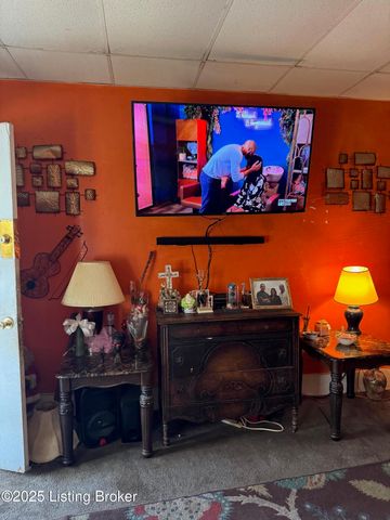 363 N 27th St, Louisville, KY 40212