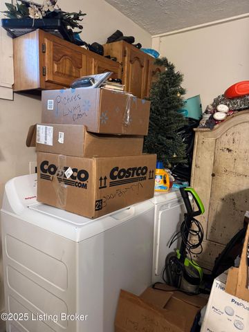 363 N 27th St, Louisville, KY 40212