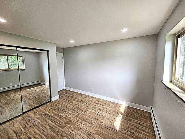 568 Fairway View Drive 2J, Wheeling, IL 60090