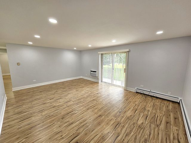 568 Fairway View Drive 2J, Wheeling, IL 60090