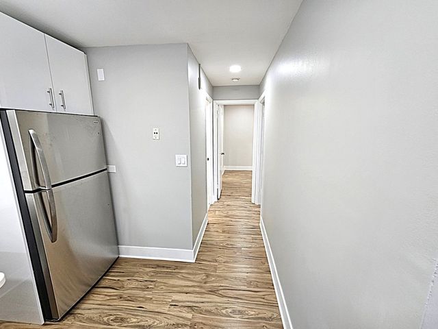 568 Fairway View Drive 2J, Wheeling, IL 60090