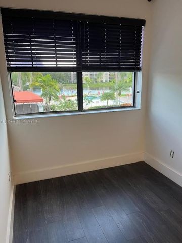 11622 NW 11th St, Pembroke Pines, FL 33026