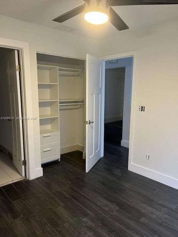 11622 NW 11th St, Pembroke Pines, FL 33026
