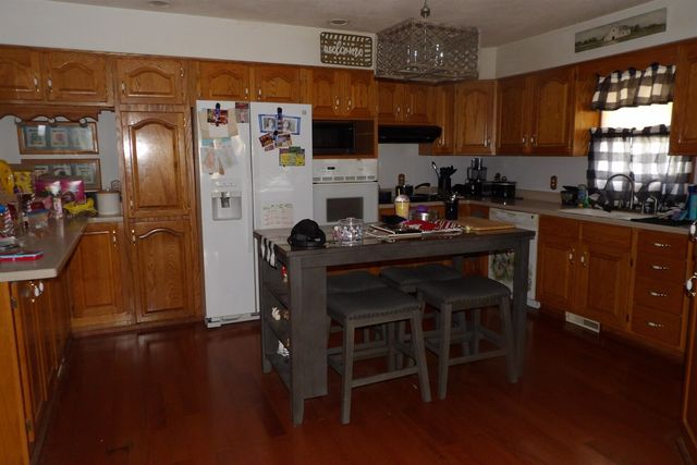 832 W Raymond Street W, Harrisburg, IL 62946