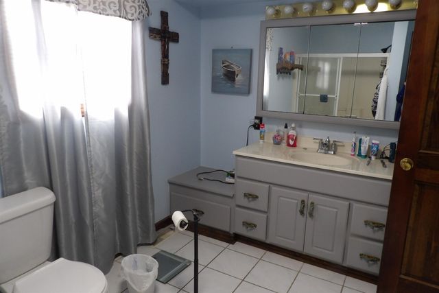 832 W Raymond Street W, Harrisburg, IL 62946