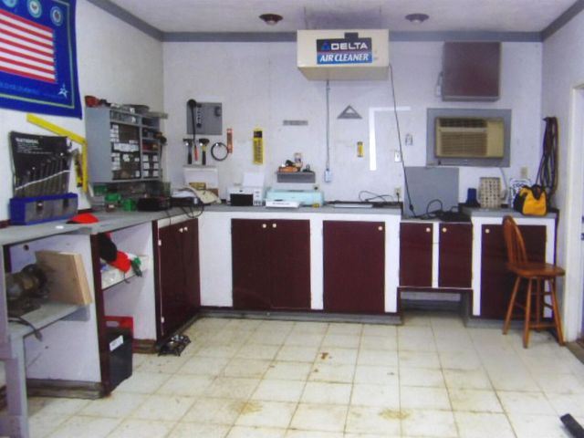 832 W Raymond Street W, Harrisburg, IL 62946