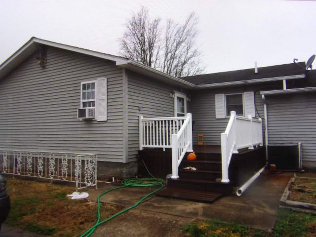 832 W Raymond Street W, Harrisburg, IL 62946