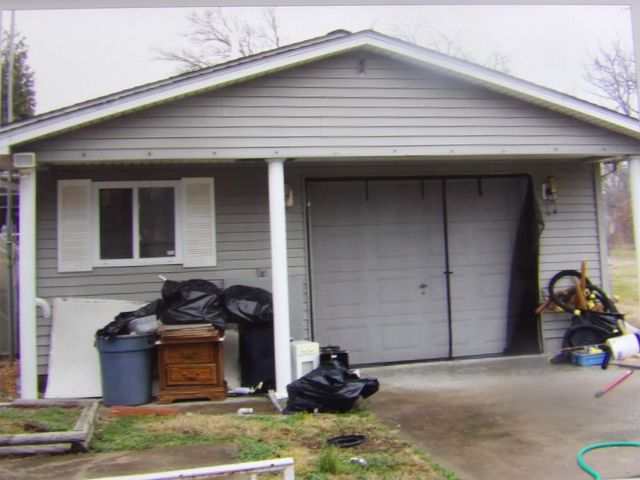 832 W Raymond Street W, Harrisburg, IL 62946