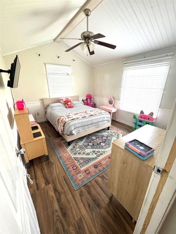 13939 N State Highway 71, El Campo, TX 77437