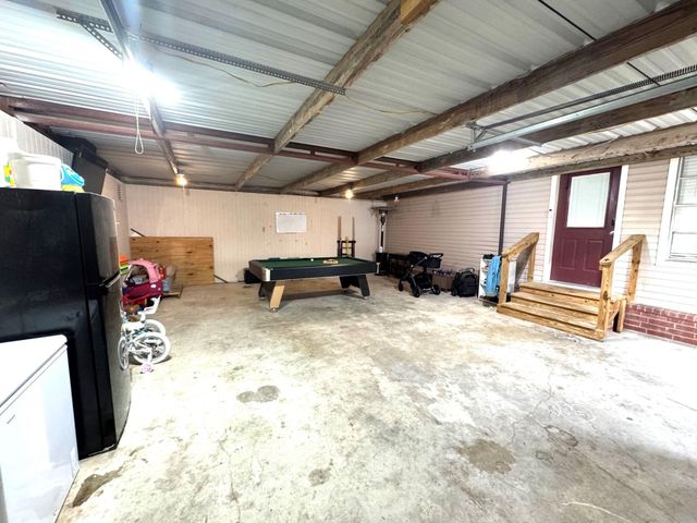 13939 N State Highway 71, El Campo, TX 77437