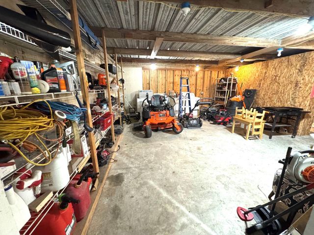 13939 N State Highway 71, El Campo, TX 77437