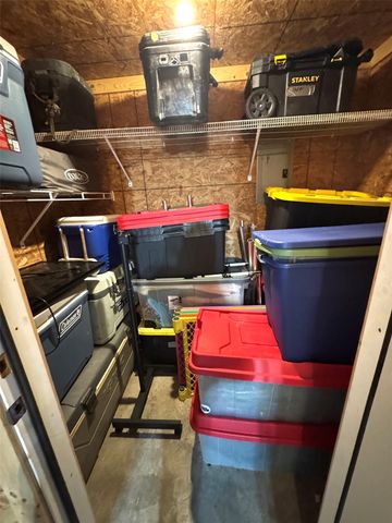 13939 N State Highway 71, El Campo, TX 77437