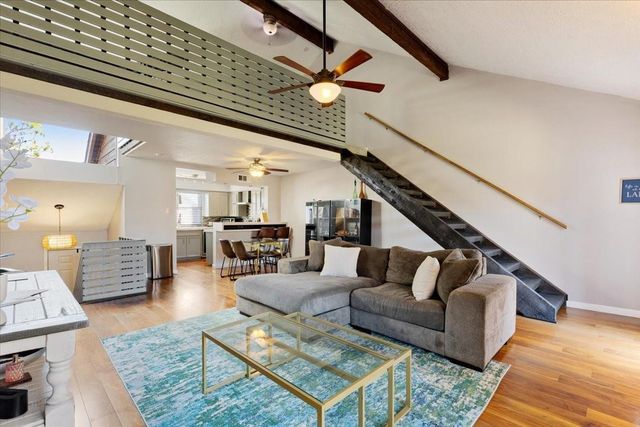 727 Davis Road, League City, TX 77573