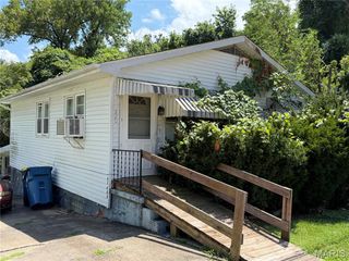220 W 4th Street, Edwardsville, IL 62025