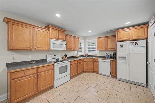 2 Sleepy Oaks Trail NE, Rome, GA 30165