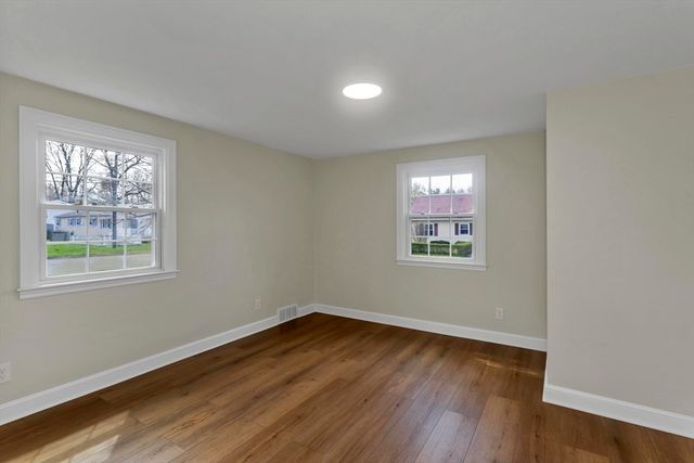 93 Cooper St, Springfield, MA 01108