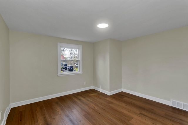 93 Cooper St, Springfield, MA 01108