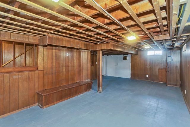 93 Cooper St, Springfield, MA 01108