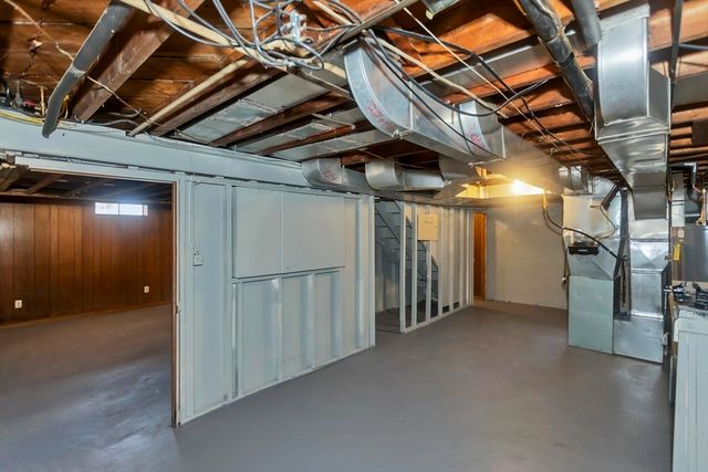 93 Cooper St, Springfield, MA 01108