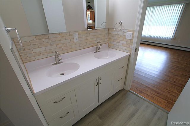 5404 Miller Road, Swartz Creek, MI 48473