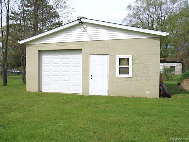5404 Miller Road, Swartz Creek, MI 48473