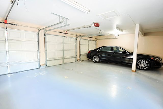 3727 W Mill Creek Drive, Visalia, CA 93291