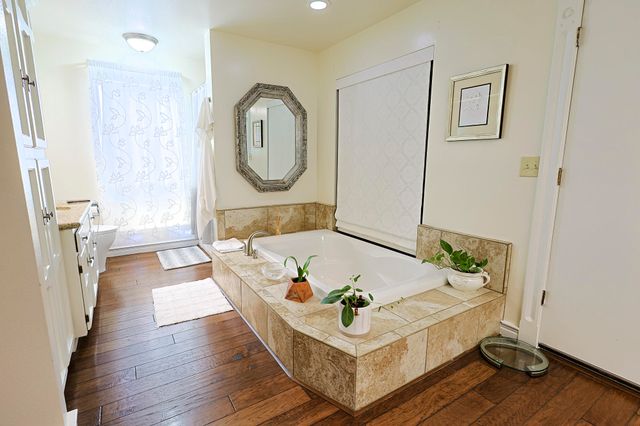 3727 W Mill Creek Drive, Visalia, CA 93291