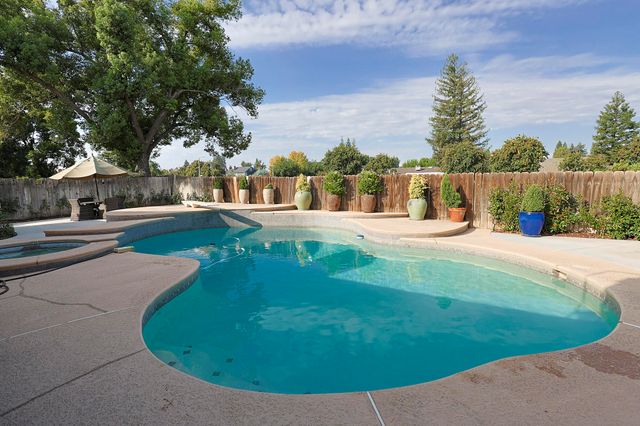 3727 W Mill Creek Drive, Visalia, CA 93291