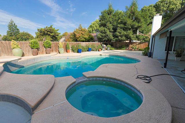 3727 W Mill Creek Drive, Visalia, CA 93291