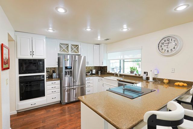 3727 W Mill Creek Drive, Visalia, CA 93291